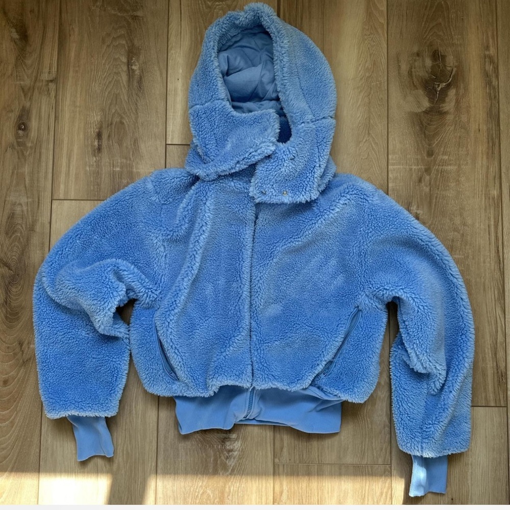 ALO FOXY FLEECE SHERPA SWEATER SIZE SMALL BLUE